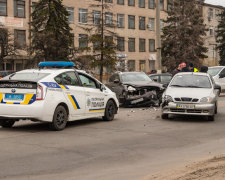 У центрі Києва неадекват відкрив вогонь по перехожих після потрійної ДТП: фото