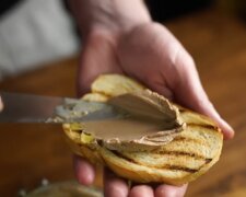 Як приготувати паштет з шкварок, фото: скріншот з відео