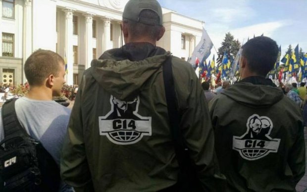 Ничего святого: Националисты устроили дебош в Киево-Печерской Лавре