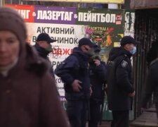 поліцейські, скріншот з відео