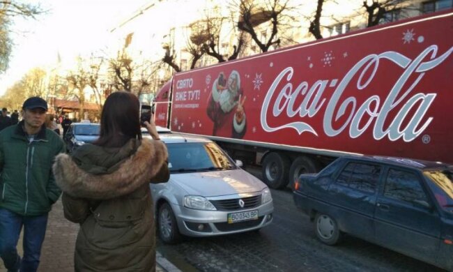 Свято наближається: Комаровський розкрив таємницю Кока-коли