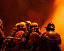 Термінова евакуація: у Росії палає величезний готель