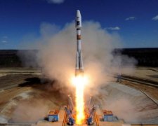 Підтираючись газетою, запускали ракету: в мережі жорстко висміяли "міць" Росії