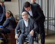 Кернес зламав ногу - ЗМІ