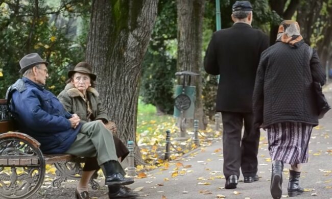 пенсіонери, скріншот з відео