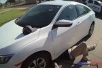 Чоловік під авто, скріншот