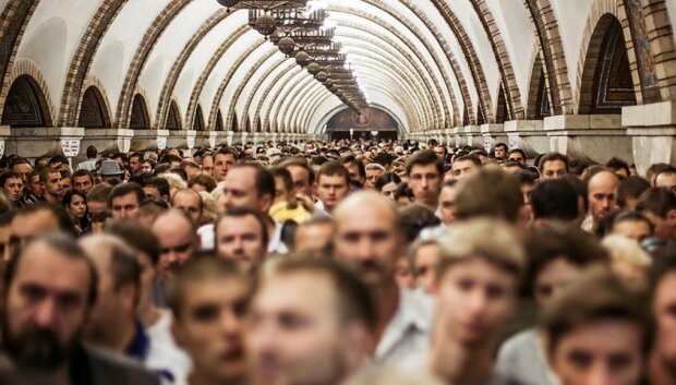 Замість оновлень та добудови нових станцій, у Київському метро планують зробити 4G