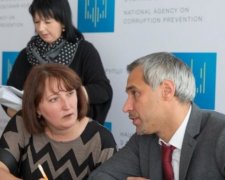 Поборов корупцію: Кабмін відправив члена НАЗК у відставку