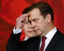 Медведев объявил о начале войны с США