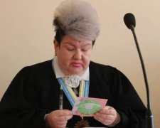Зачіска рівненської судді викликала фурор у мережі
