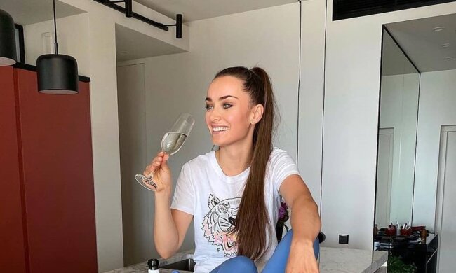 Ксенія Мішина, фото з Instagram