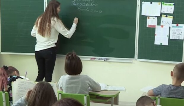 Діти в школі. Фото: кадр з відео