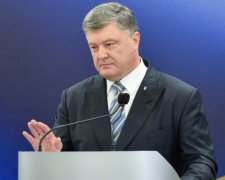 У Порошенка уточнили, що означає безвіз для жителів окупованих територій