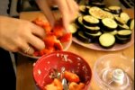 Острая приправа из баклажанов подойдет к мясу и макаронам - запасайтесь летним теплом на холодную пору