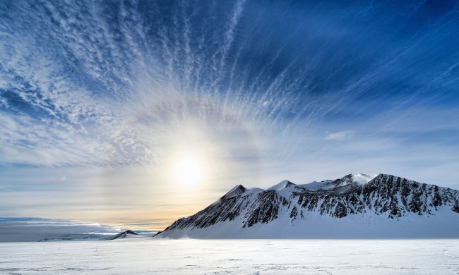В небе обнаружили плазмозавров: инопланетяне охотятся за новыми жертвами