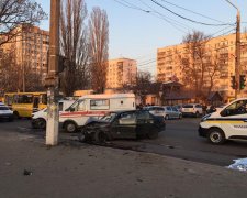 Відомий український співак розбився у ДТП: фото з місця трагедії