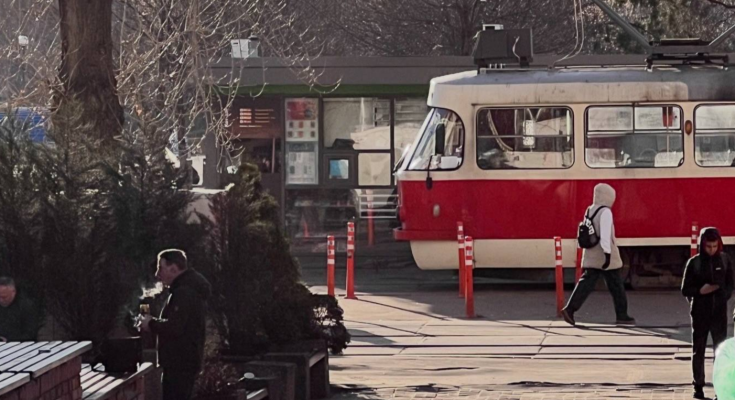 Українці, трамвай, фото із соцмереж