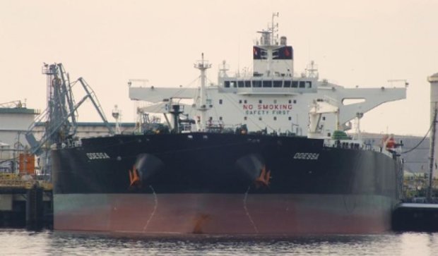 "Укртатнафта" разгрузила уже третий танкер с казахской нефтью
