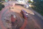 У Дніпрі фура змела мікроавтобус з бджолами і повалилася на бік - є загиблі