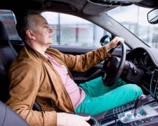 Porsche зупинила продаж в Європі
