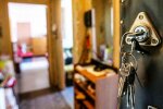 Киянка стала жертвою афери на 3,7 мільйони і опинилася на вулиці: схема стара, немов світ