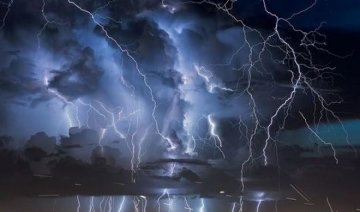 Одесити залишилися без світла через грозу (ФОТО)