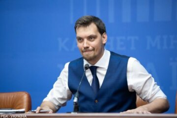 Глава Кабміну Гончарук отримав першу зарплату: Зеленський і Богдан можуть починати заздрити