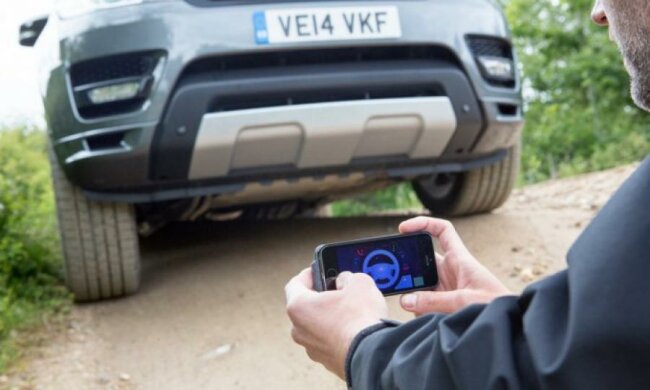 Land Rover розробляє систему керування автомобілем зі смартфона (відео)