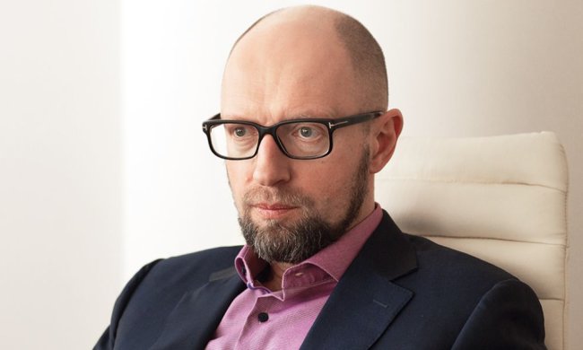 "Допит" Яценюка змусив українців ридати від сміху: "Купи собі півника"