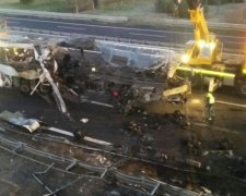 В Італії туристичний автобус влетів у міст: десятки постраждалих
