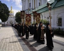 Единая поместная церковь: московские попы угрожают войной