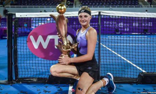 Ястремская в Польше осчастливила фаната с барабаном