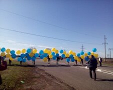 "Донецьк, зустрічай!": патріоти відправили окупантам головний символ України, яскраві фото