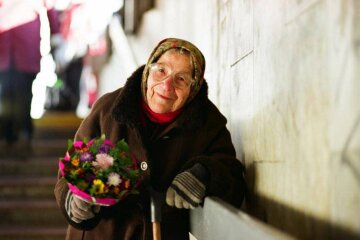 "Жизнь до и после": известные блогеры поделились мыслями о старости в Международный день пожилых людей