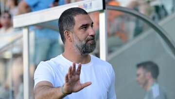 Арда Туран на матче Шахтер — Полесье