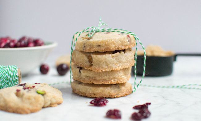 Рецепт незабутнього фісташкового печива з журавлиною