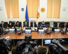 Кабмін відкриє вакансії з "жирною" зарплатнею