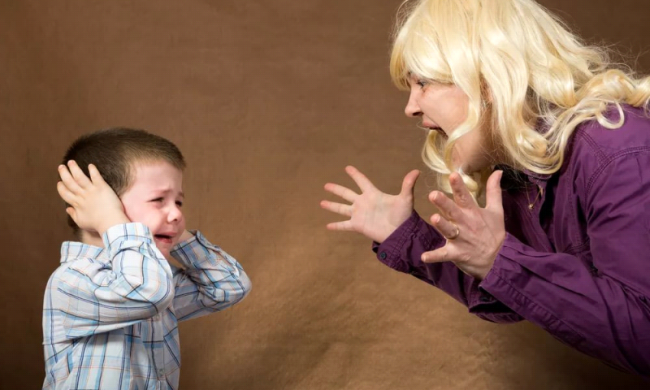 Кричать на ребенка: фото из свободных источников