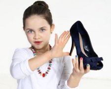 Каліцтво або новий тренд: Crocs випустили дуже дивні туфлі