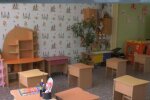 У Харкові відкрилися садки, батьки в жаху - вихователі в скафандрах і діти в масках
