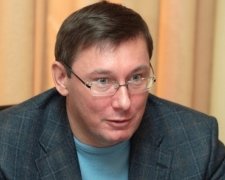 Автівка Юрія Луценка за півгодини порушила 3 правила дорожнього руху (відео)