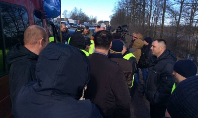 Побори Ротенберга: тисячі російських далекобійників вийшли на протест