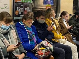 Мобильные телефоны, фото: znaj.ua
