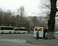 Чудом не убил! Водитель маршрутки нарушил все ПДД
