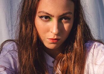 Маша Полякова, instagram.com/mashapolyakova/