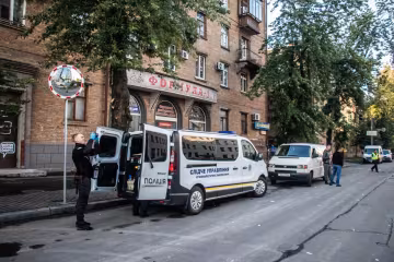 В Киеве из гранатомета обстреляли известный телеканал: объявлен план "Сирена", такого в столице ещё не было