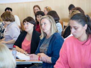 Батьківські збори. Фото з відкритих джерел