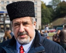 Кримські татари пікетують будівлю посольства у Туреччині