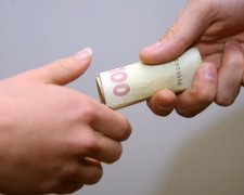 Доцент кафедри кримінального права сів на 3,5 роки за хабар