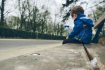 Вивалив все на камеру: київського збоченця впіймали в парку на гарячому